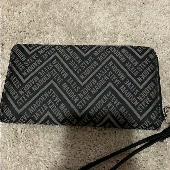 Steve Madden wallet - Picture 2 of 5